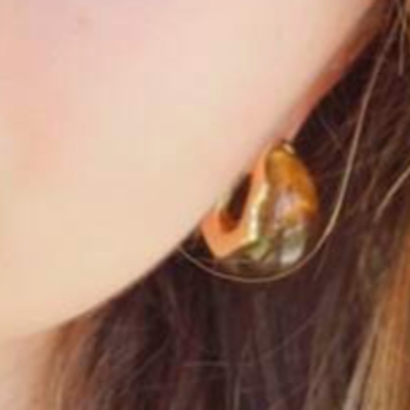 Luxe 18K Gold Plated Amber Colored Earrings - Picture 6 of 6